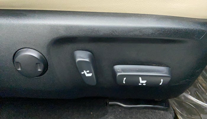 2014 Toyota Corolla Altis VL AT, Petrol, Automatic, 22,201 km, Driver Side Adjustment Panel