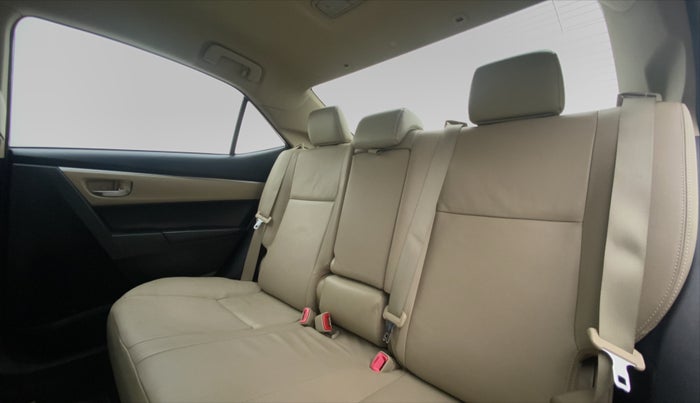 2014 Toyota Corolla Altis VL AT, Petrol, Automatic, 22,201 km, Right Side Rear Door Cabin