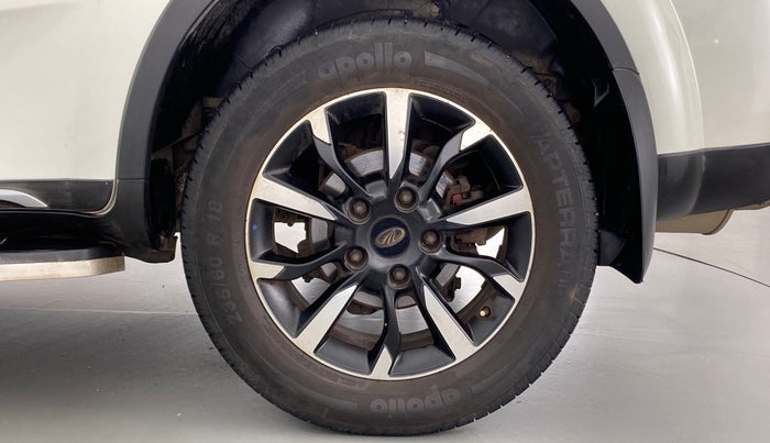 2018 Mahindra XUV500 W11 (O) AT, Diesel, Automatic, 36,159 km, Left Rear Wheel