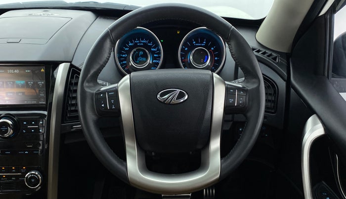 2018 Mahindra XUV500 W11 (O) AT, Diesel, Automatic, 36,159 km, Steering Wheel Close Up