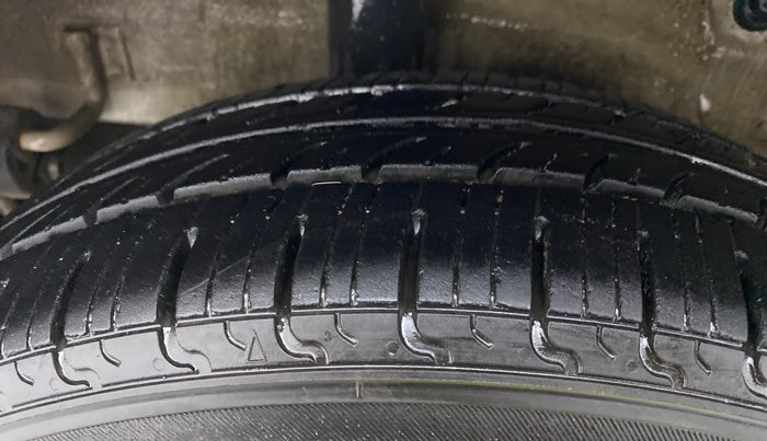 2016 Maruti Celerio ZDI, Diesel, Manual, 75,815 km, Right Rear Tyre Tread
