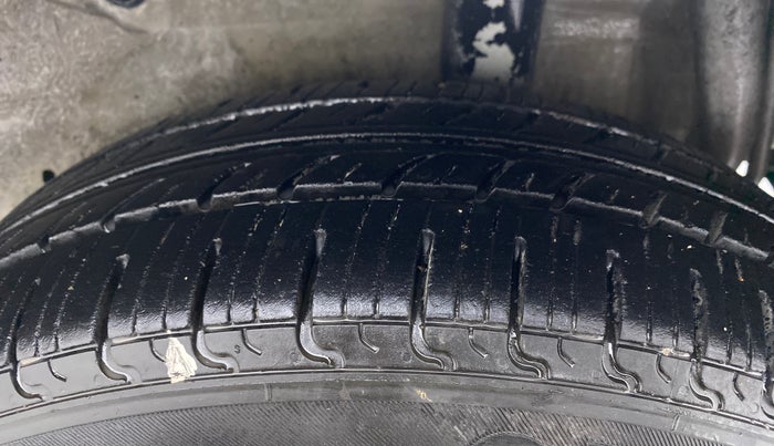 2016 Maruti Celerio ZDI, Diesel, Manual, 75,815 km, Left Rear Tyre Tread