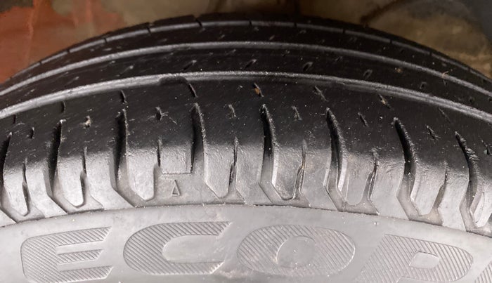 2019 Maruti Swift VXI D, Petrol, Manual, 36,459 km, Right Front Tyre Tread