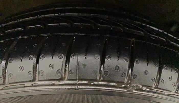 2021 Maruti Ciaz ALPHA 1.5 SHVS PETROL, Petrol, Manual, 30,199 km, Right Rear Tyre Tread