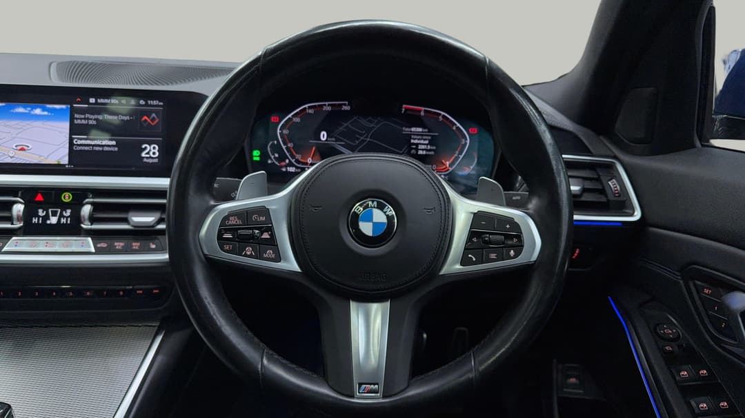 2021 BMW 3 30i M Sport, Automatic, 65306 km, Steering Wheel Close-up
