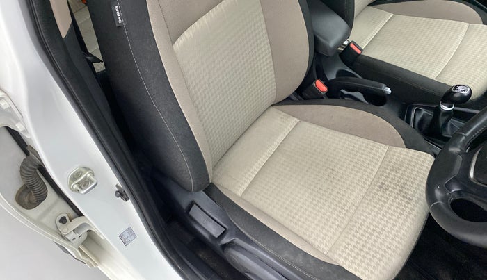 2018 Hyundai Elite i20 ASTA 1.2 (O), Petrol, Manual, 24,193 km, Driver seat - Cover slightly stained