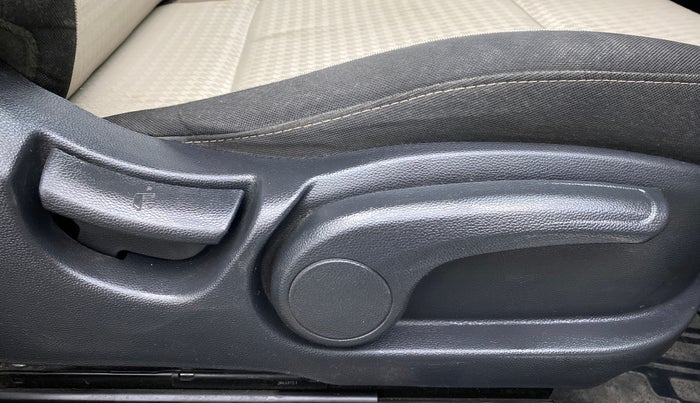 2018 Hyundai Elite i20 ASTA 1.2 (O), Petrol, Manual, 24,193 km, Driver Side Adjustment Panel