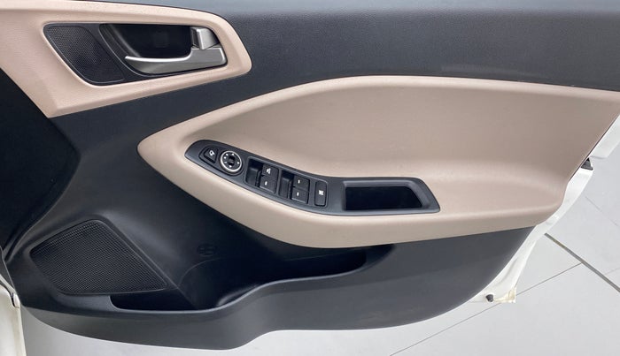 2018 Hyundai Elite i20 ASTA 1.2 (O), Petrol, Manual, 24,193 km, Driver Side Door Panels Control