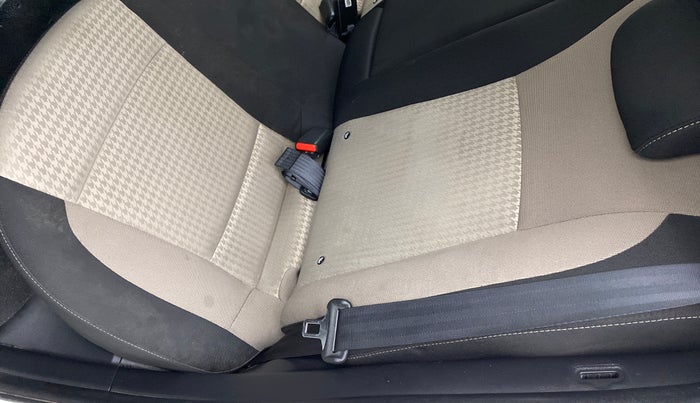 2018 Hyundai Elite i20 ASTA 1.2 (O), Petrol, Manual, 24,193 km, Second-row left seat - Cover slightly stained