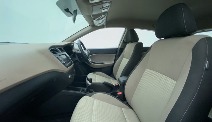 2018 Hyundai Elite i20 ASTA 1.2 (O), Petrol, Manual, 24,193 km, Right Side Front Door Cabin