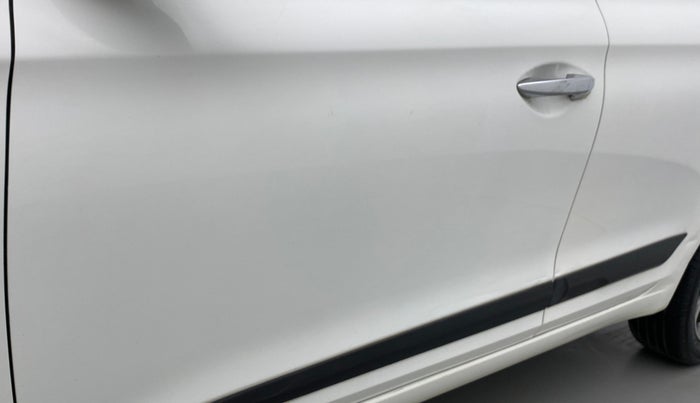 2018 Hyundai Elite i20 ASTA 1.2 (O), Petrol, Manual, 24,193 km, Front passenger door - Minor scratches