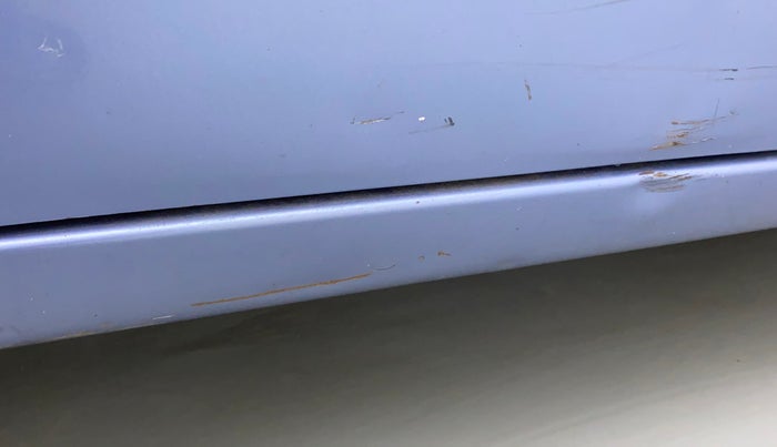 2012 Maruti Wagon R 1.0 VXI, Petrol, Manual, 30,121 km, Right running board - Minor scratches