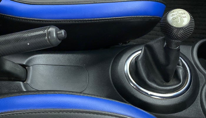 2017 Honda BR-V 1.5L I-VTEC S, Petrol, Manual, 88,419 km, Gear Lever