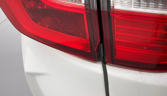2017 Honda BR-V 1.5L I-VTEC S, Petrol, Manual, 88,419 km, Left tail light - Minor damage