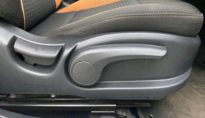 2015 Hyundai i20 Active 1.2 SX, Petrol, Manual, 62,086 km, Driver Side Adjustment Panel