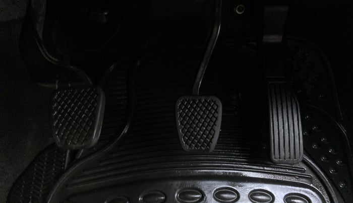 2015 Honda Jazz 1.2 V MT, Petrol, Manual, 68,736 km, Pedals