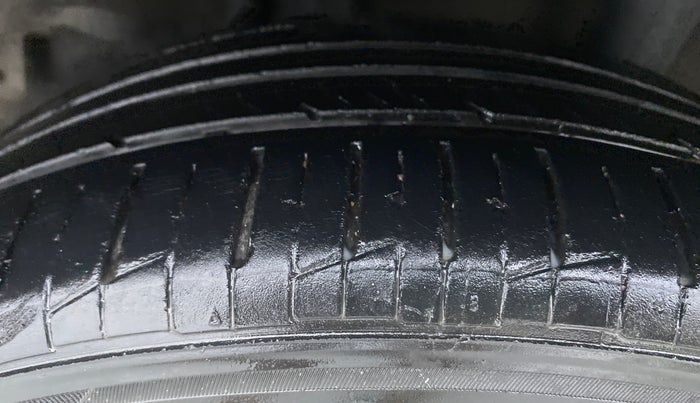 2015 Honda Jazz 1.2 V MT, Petrol, Manual, 68,736 km, Left Rear Tyre Tread