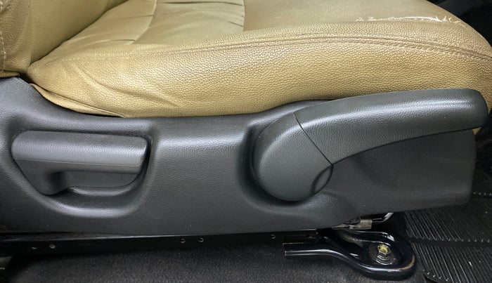 2015 Honda Jazz 1.2 V MT, Petrol, Manual, 68,736 km, Driver Side Adjustment Panel