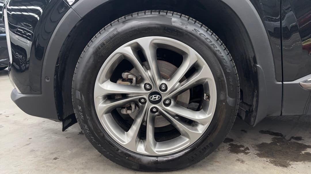 2018 Hyundai Santa Fe Highlander Crdi Dark Burg AWD, Automatic, 143188 km, Left Front Wheel