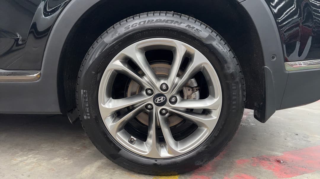 2018 Hyundai Santa Fe Highlander Crdi Dark Burg AWD, Automatic, 143188 km, Left Rear Wheel