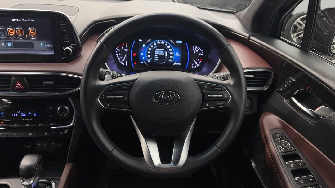 2018 Hyundai Santa Fe Highlander Crdi Dark Burg AWD, Automatic, 143188 km, Steering Wheel Close-up