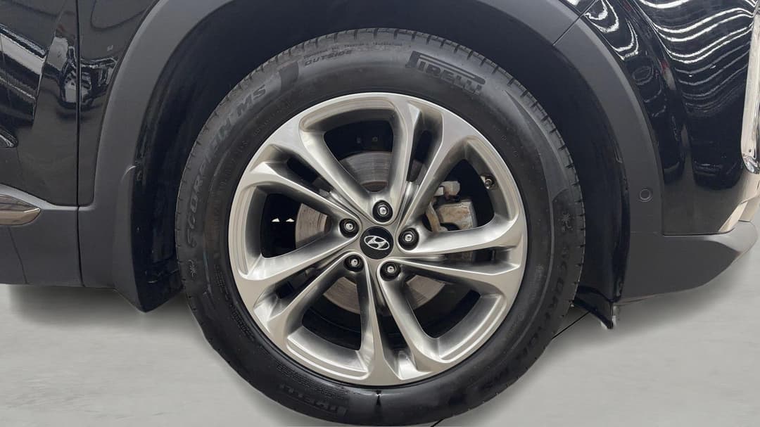 2018 Hyundai Santa Fe Highlander Crdi Dark Burg AWD, Automatic, 143188 km, Right Front Wheel