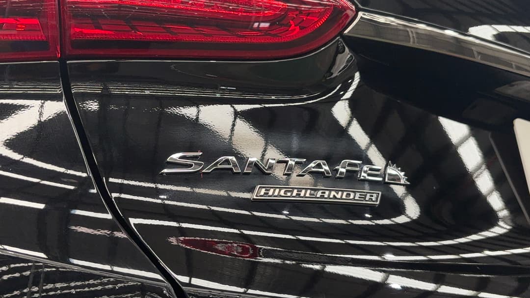 2018 Hyundai Santa Fe Highlander Crdi Dark Burg AWD, Automatic, 143188 km, Badge (Boot Left Side)