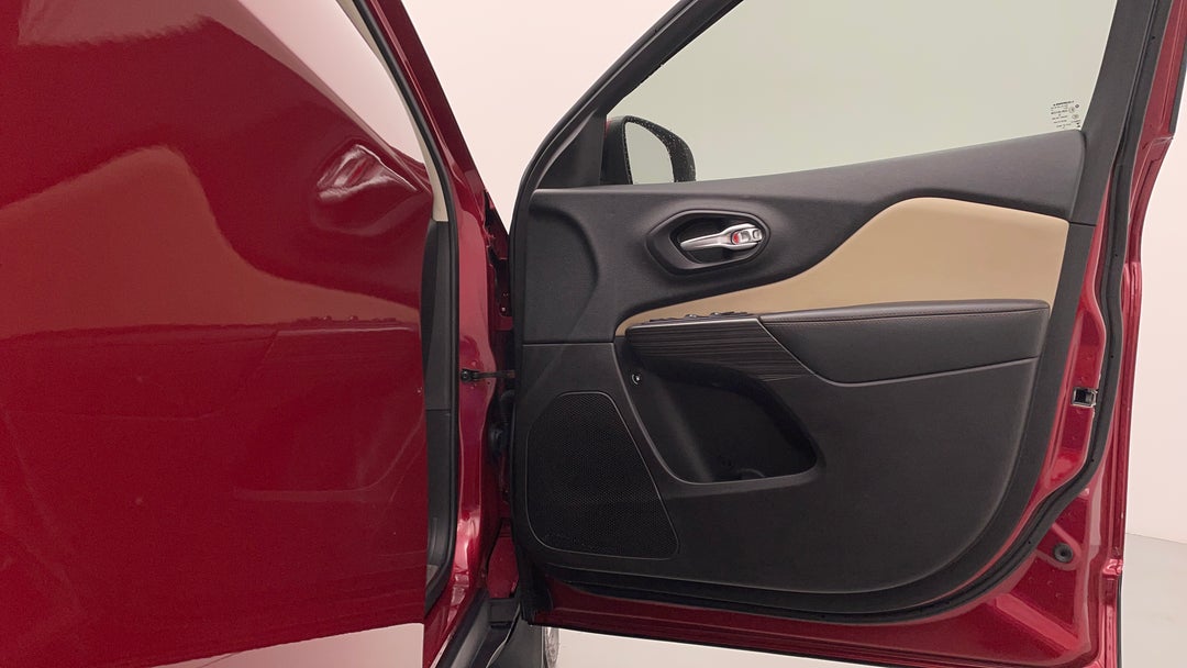 2015 Jeep Cherokee Limited (4x4), Automatic, 84331 km, Speaker View