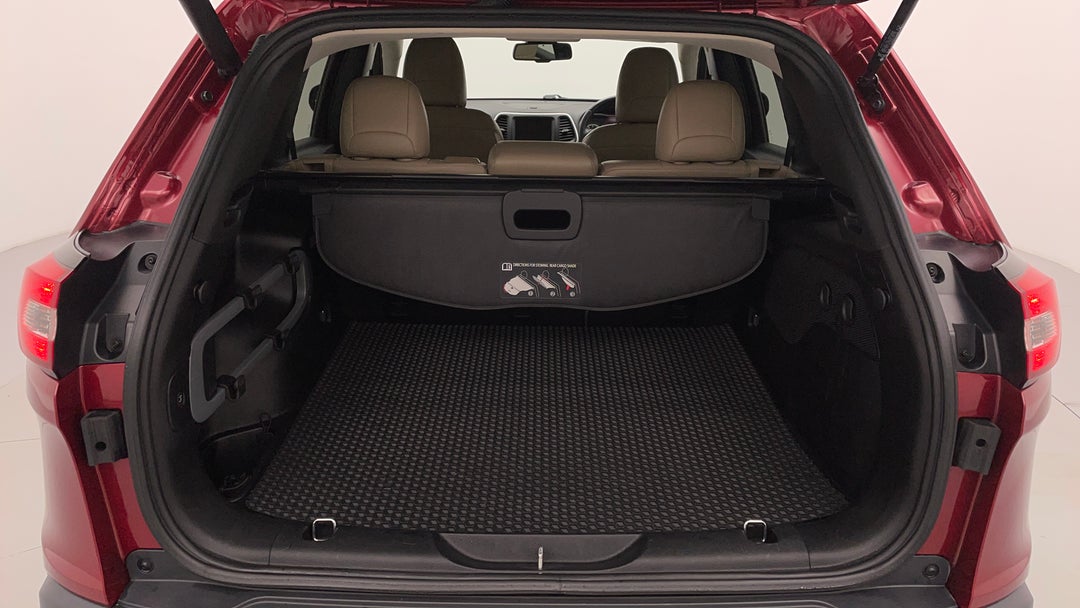 2015 Jeep Cherokee Limited (4x4), Automatic, 84331 km, Boot Inside View