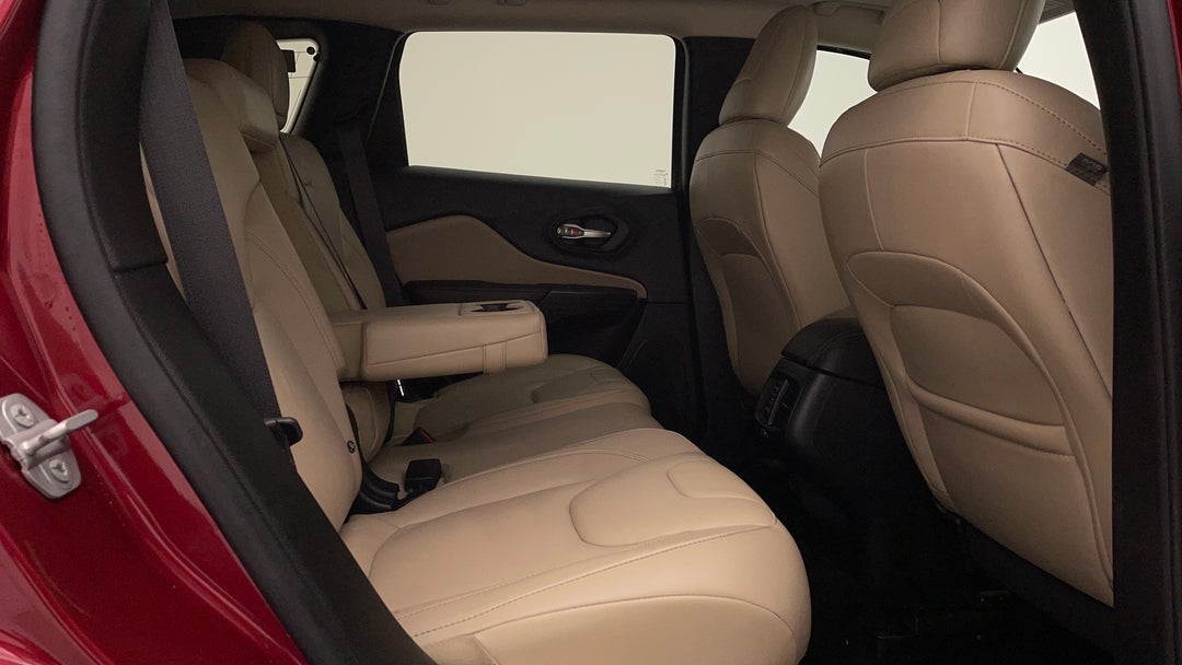 2015 Jeep Cherokee Limited (4x4), Automatic, 84331 km, Right Side Rear Door Cabin View