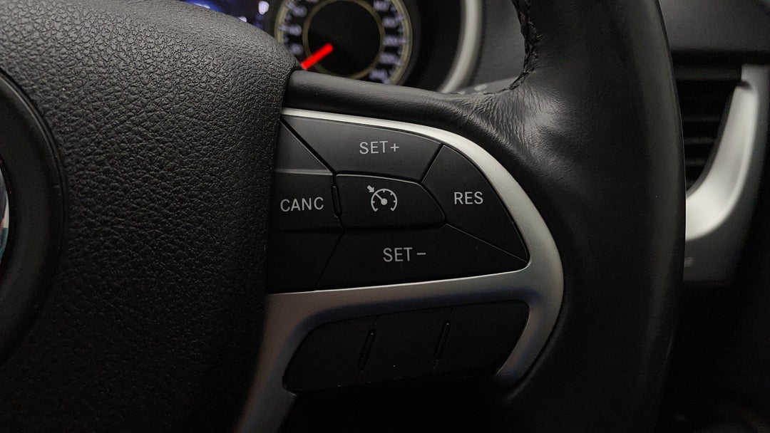 2015 Jeep Cherokee Limited (4x4), Automatic, 84331 km, Cruise Control