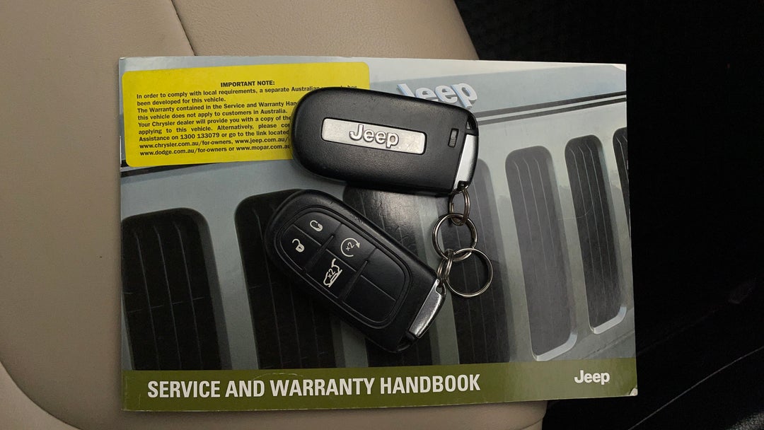 2015 Jeep Cherokee Limited (4x4), Automatic, 84331 km, Key Close-up