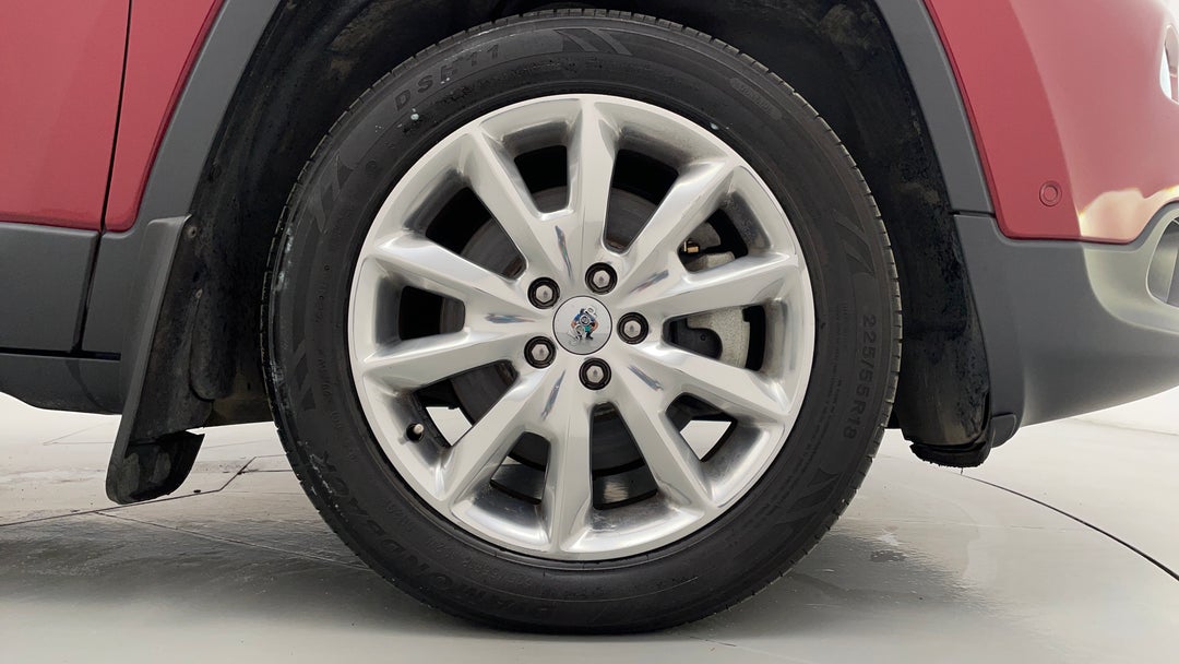 2015 Jeep Cherokee Limited (4x4), Automatic, 84331 km, Right Front Wheel