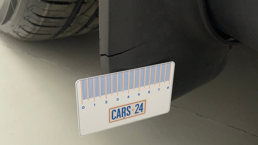 2015 Jeep Cherokee Limited (4x4), Automatic, 84331 km, Quarter Panel Front LHS Guard Scratch