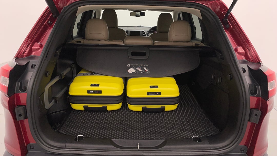 2015 Jeep Cherokee Limited (4x4), Automatic, 84331 km, Boot Inside View with Luggage