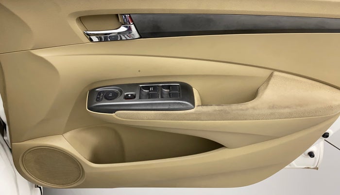 2012 Honda City 1.5L I-VTEC V MT, Petrol, Manual, 1,02,928 km, Driver Side Door Panels Control