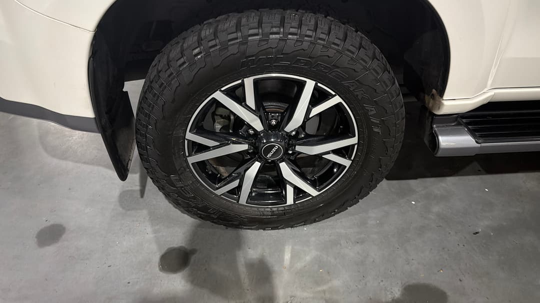 2020 Isuzu MU-X Ls-t (4x2), Automatic, 92789 km, Right Rear Wheel