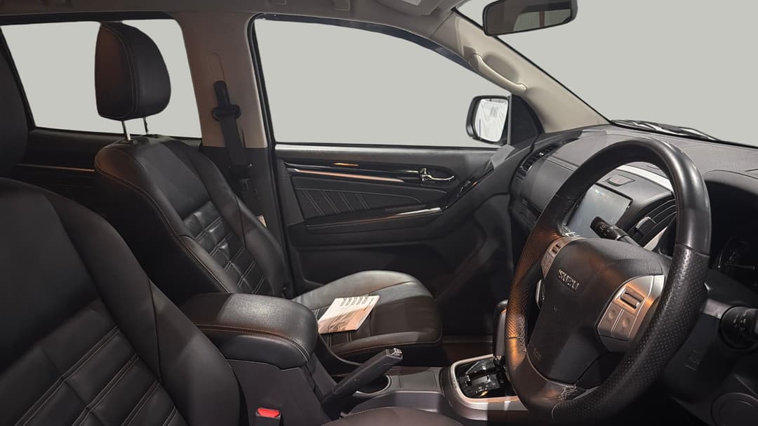 2020 Isuzu MU-X Ls-t (4x2), Automatic, 92789 km, Right Side Front Door Cabin View