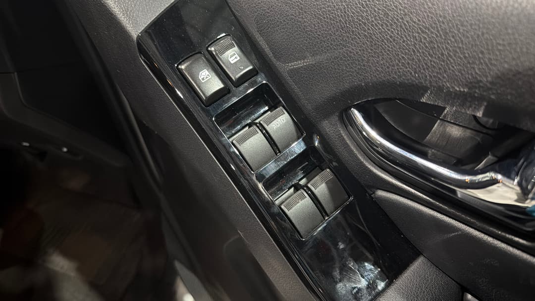 2020 Isuzu MU-X Ls-t (4x2), Automatic, 92789 km, Drivers Side Door Panel Controls