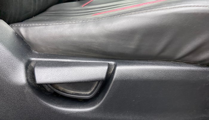 2018 Hyundai NEW SANTRO MAGNA CNG, CNG, Manual, 38,804 km, Driver Side Adjustment Panel