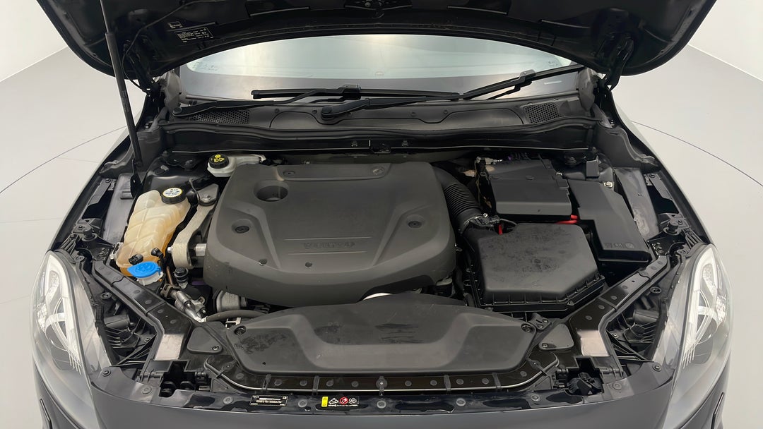 2015 Volvo V40 D4 Luxury, Automatic, 39486 km, Open Bonnet (Engine)