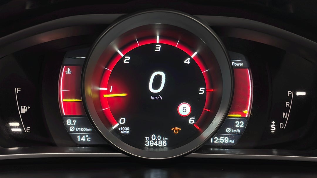 2015 Volvo V40 D4 Luxury, Automatic, 39486 km, Odometer View