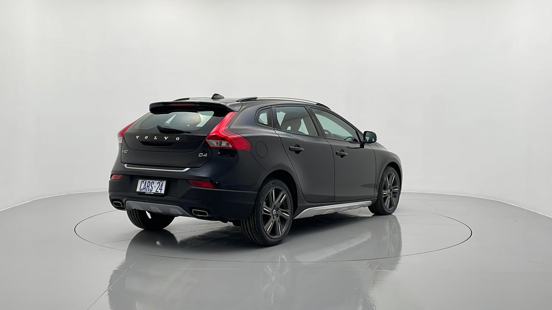 2015 Volvo V40 D4 Luxury, Automatic, 39486 km, Right Back Diagonal (45- Degree) View