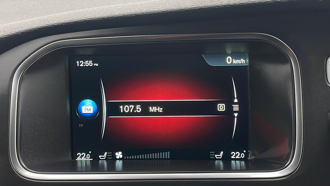 2015 Volvo V40 D4 Luxury, Automatic, 39486 km, Infotainment System