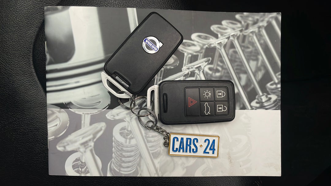 2015 Volvo V40 D4 Luxury, Automatic, 39486 km, Key Close-up