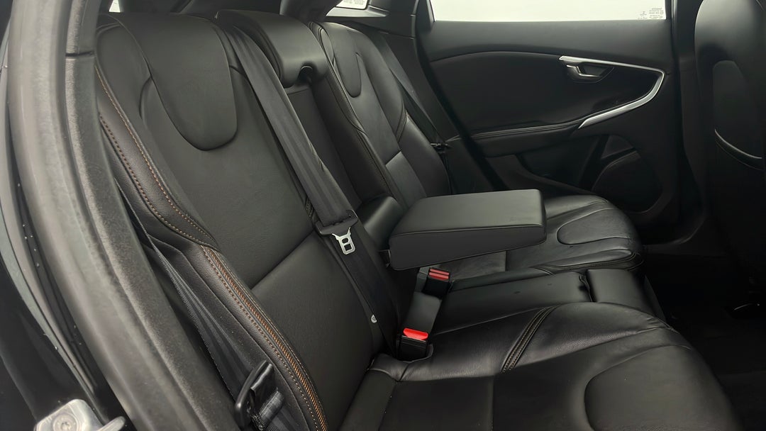 2015 Volvo V40 D4 Luxury, Automatic, 39486 km, Right Side Rear Door Cabin View