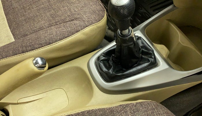 2011 Honda City 1.5L I-VTEC S MT, Petrol, Manual, 80,436 km, Gear lever - Boot cover slightly torn