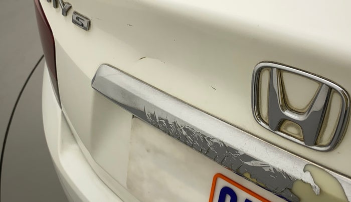 2011 Honda City 1.5L I-VTEC S MT, Petrol, Manual, 80,436 km, Dicky (Boot door) - Slightly dented