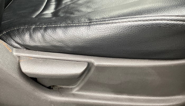 2012 Hyundai Eon ERA, Petrol, Manual, 63,137 km, Driver Side Adjustment Panel
