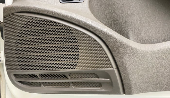 2015 Volkswagen Vento HIGHLINE TDI AT, Diesel, Automatic, 53,921 km, Speaker